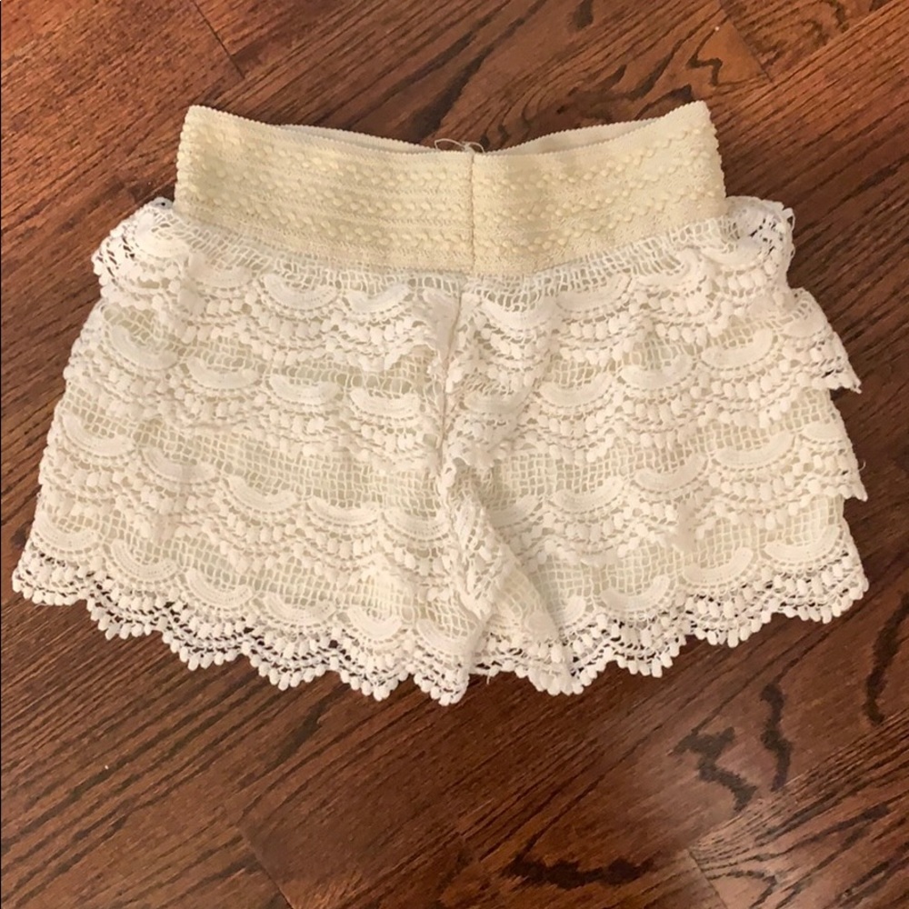 LACE SKORT - Picture 2 of 4
